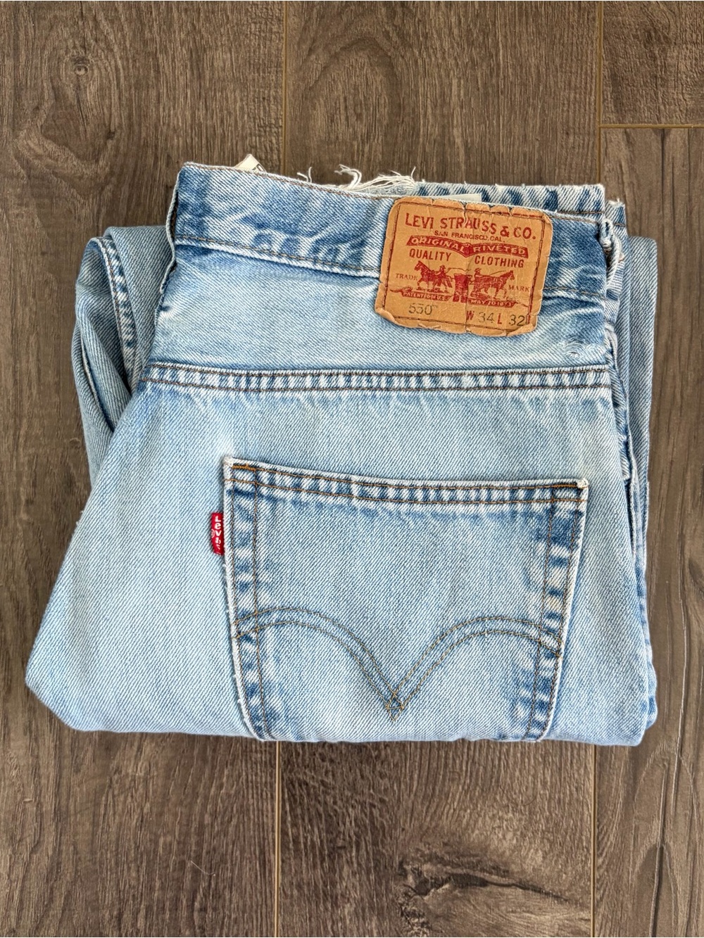 Levi's 550 Light/Medium Wash Relaxed Jeans